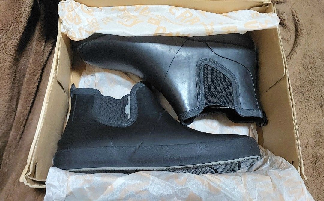 Sperry boots (Category: Sneakers & Footwear) located in Manila. Submitted by kimkimkimc53329 (Listing ID 1470934217, Image 3). Description: item used only once rfs: wrong size.