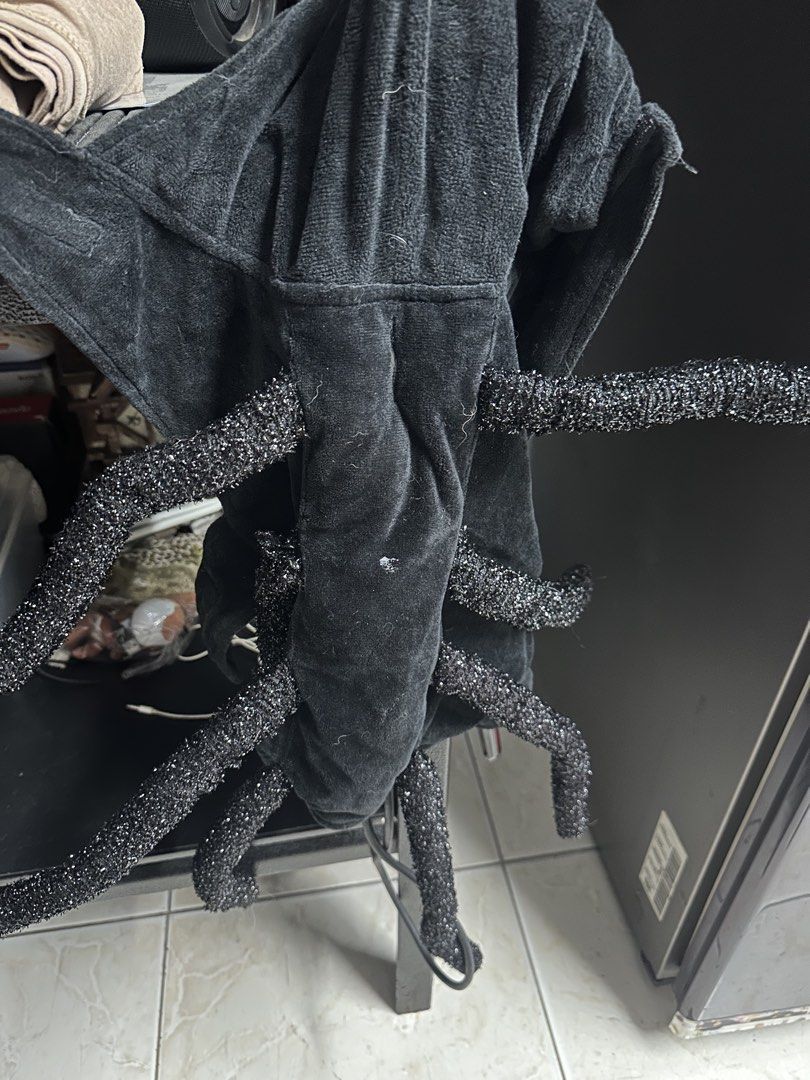 Spider halloween costume for pets medium (Category: Homes & Other Pet Accessories) located in Angeles City. Submitted by goodbuysathome (Listing ID 1470952483, Image 2). Description: Add sf 50 Gcash payment.