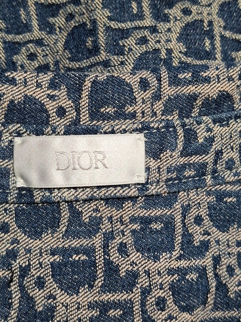 SS21 Dior Oblique Monogram Denim Jacket (Category: Coats, Jackets and Outerwear) located in Pasig City. Submitted by coveted.mnl (Listing ID 1471026860, Image 3). Description: In Pristine Condition📌 All buttons on iconic Dior Bee Logo~ Best fit to: Large Width : 21 Length : 25 (MEASURED BY INCHES) 9.5/10 overall condition No issues or flaws in fabric Retailed for $2,650 (P169,600) • P2,400 Slightly negotiable • Pasig City meet up • Open for COD 