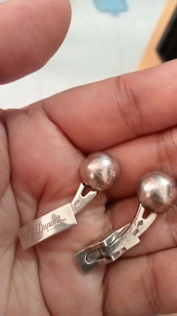 St. Dupont Cufflink (Category: Cuff Links) located in Caloocan City. Submitted by daneluca0729 (Listing ID 1471050355, Image 1). Description: A piece of Vintage Cufflinks .