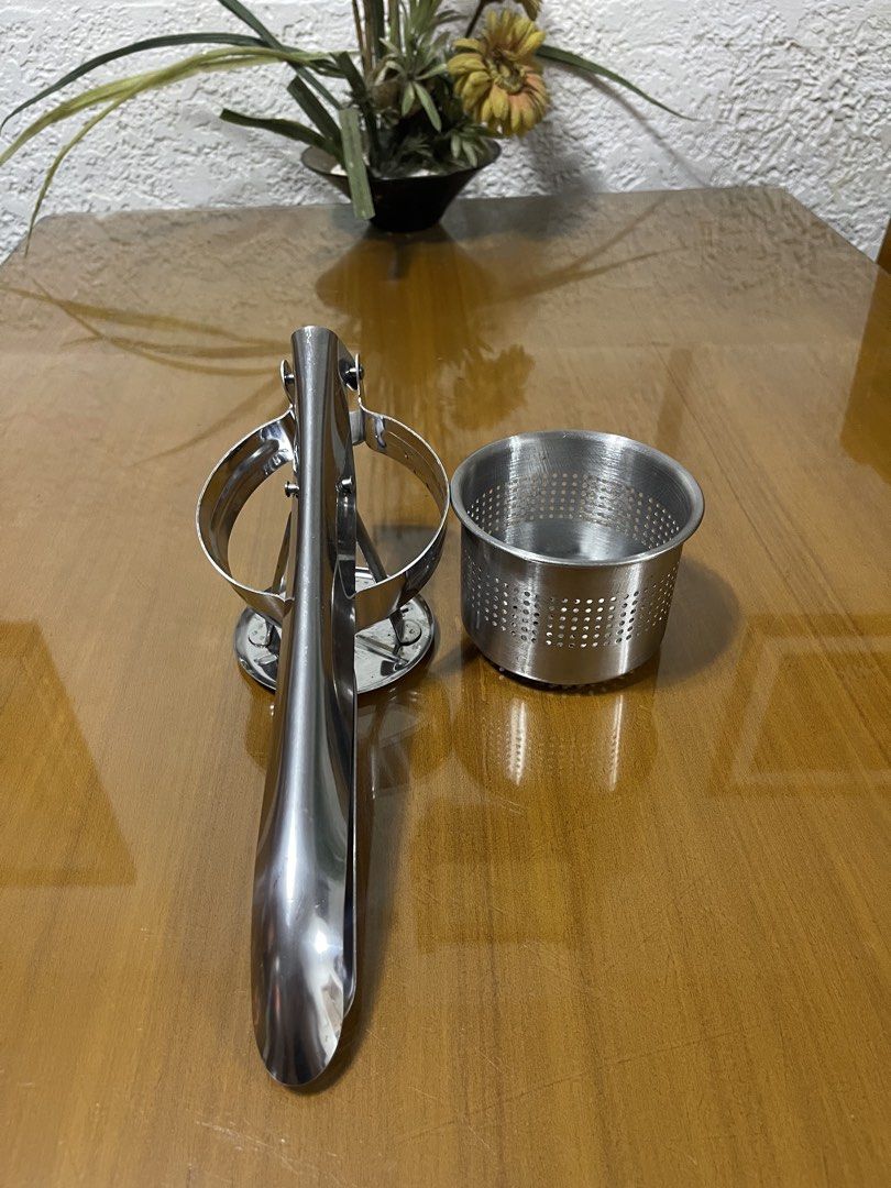 Stainless Steel Potato ricer / Squeezer (Category: Other Kitchenware & Tableware) located in Quezon City. Submitted by doublelkitchenwares (Listing ID 1471037797, Image 1). Description: Stainless Steel Potato ricer / Squeezer 10cm Makapal and mabigat Minimal sign of usage Pick up or shipping via lalamove Provincial 🚚j&t Novaliches Qc.