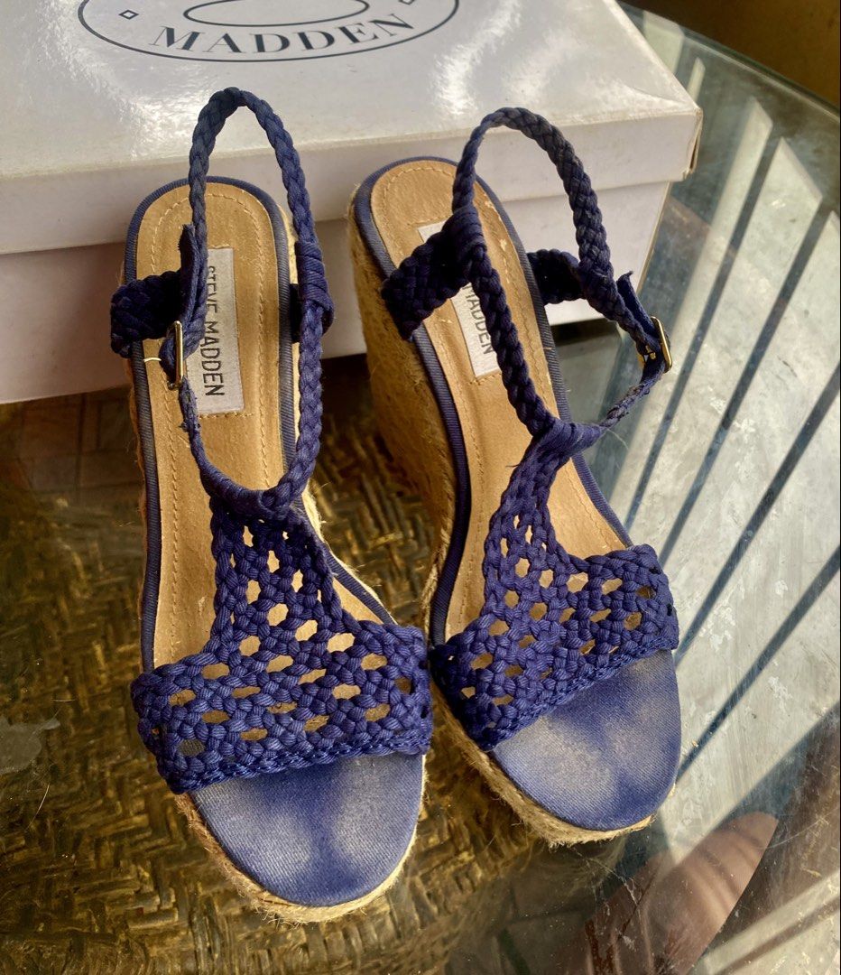 Steve Madden Crocheted Wedge (Category: Wedges) located in Quezon City. Submitted by ysabellashoppe (Listing ID 1471043693, Image 3). Description: Steve Madden Crocheted Wedge in Manngo Navy color, some signs of wear. With box. Originally purchased for ₱5450 . Size 37 .