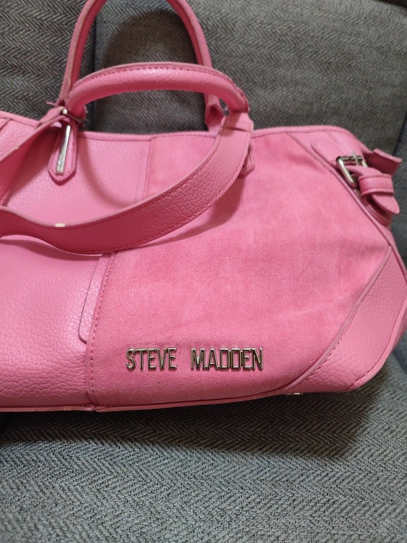 Steve Madden shoulder bag (Category: Shoulder Bags) located in Manila. Submitted by drieeeesh (Listing ID 1471040194, Image 2). Description: Pre-loved good condition issue - see last pic details.