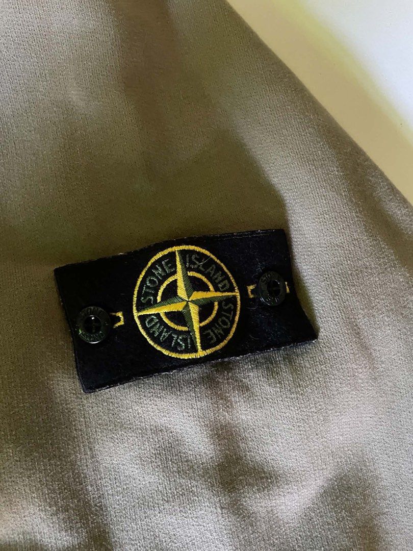 Stone Island Crewneck (Category: Coats, Jackets and Outerwear) located in Liloy. Submitted by juan2thrift (Listing ID 1470955939, Image 3). Description: Stone Island Crewneck Authentic Size XXL on tags 22 by 31 9.8/10 Excellent Condition.