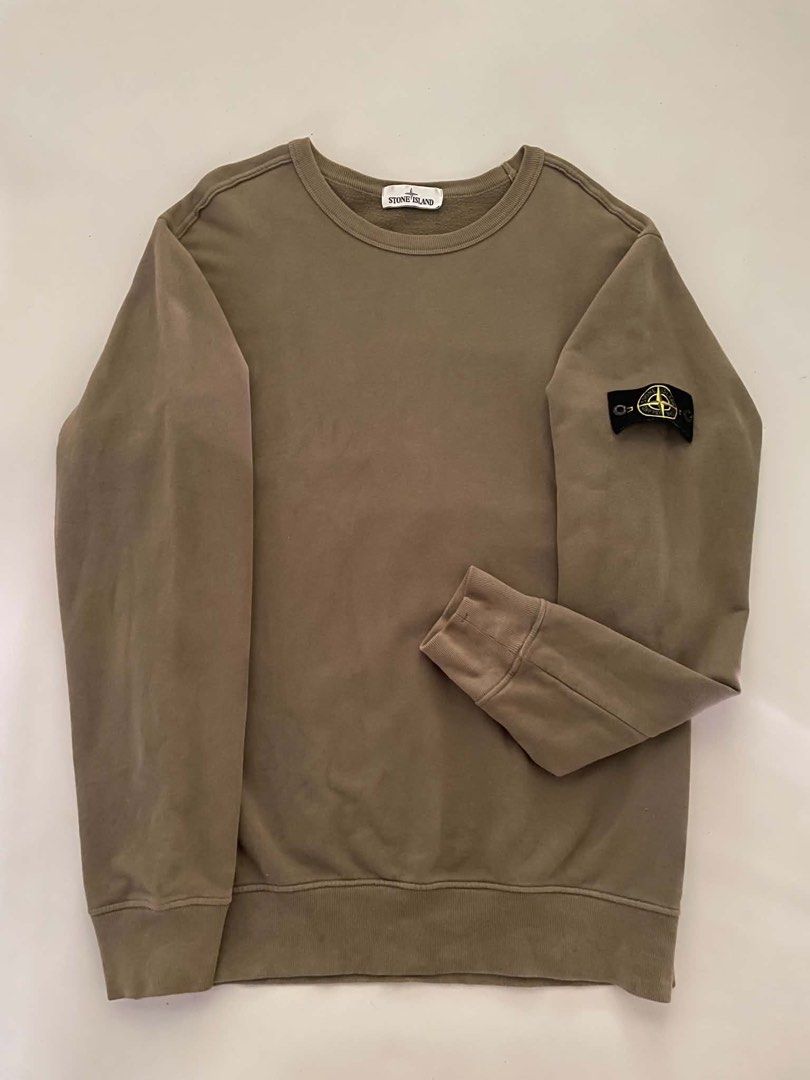 Stone Island Crewneck (Category: Coats, Jackets and Outerwear) located in Liloy. Submitted by juan2thrift (Listing ID 1470955939, Image 1). Description: Stone Island Crewneck Authentic Size XXL on tags 22 by 31 9.8/10 Excellent Condition.