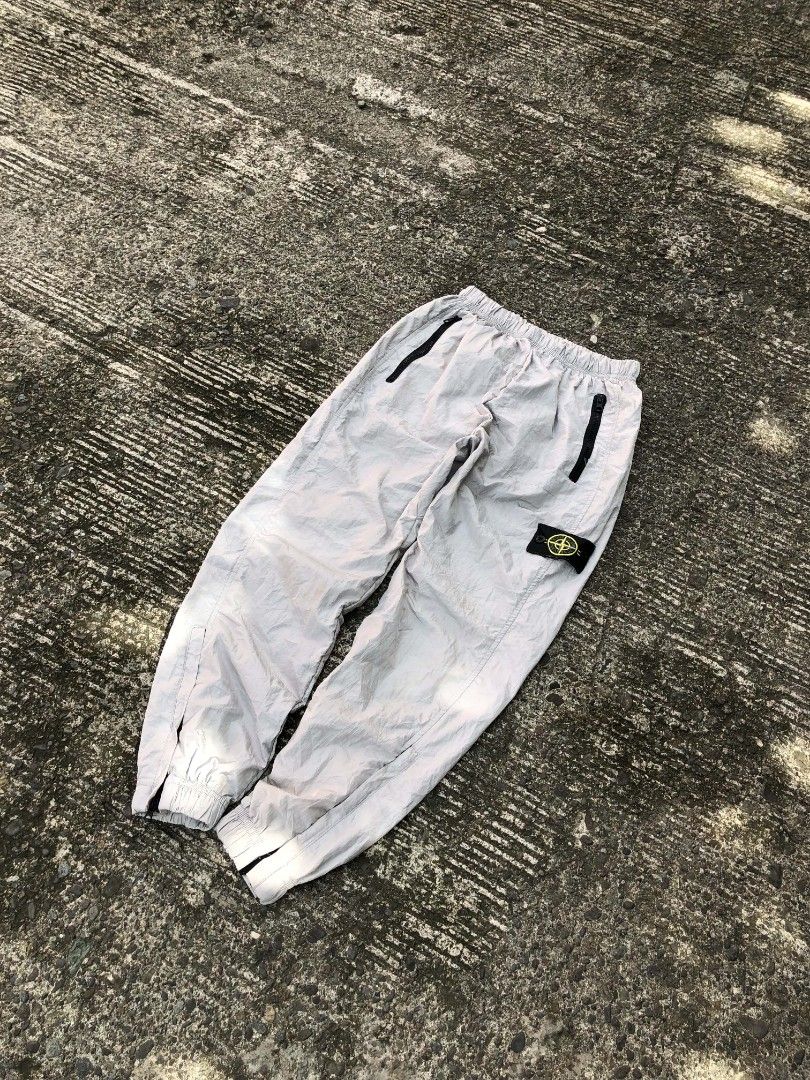 Stone island track jogger (Category: Coats, Jackets and Outerwear) located in Talisay. Submitted by thrift_ni_cj (Listing ID 1471053760, Image 2). Description: size M excellent condition.