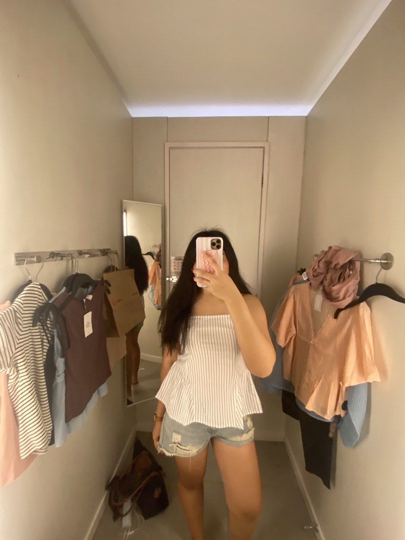 Striped Peplum Top (Category: Sleeveless) located in Cebu City. Submitted by leighreina78606 (Listing ID 1471056161, Image 2). Description: H&M striped peplum top brand new s-m Cebu Ciyu.