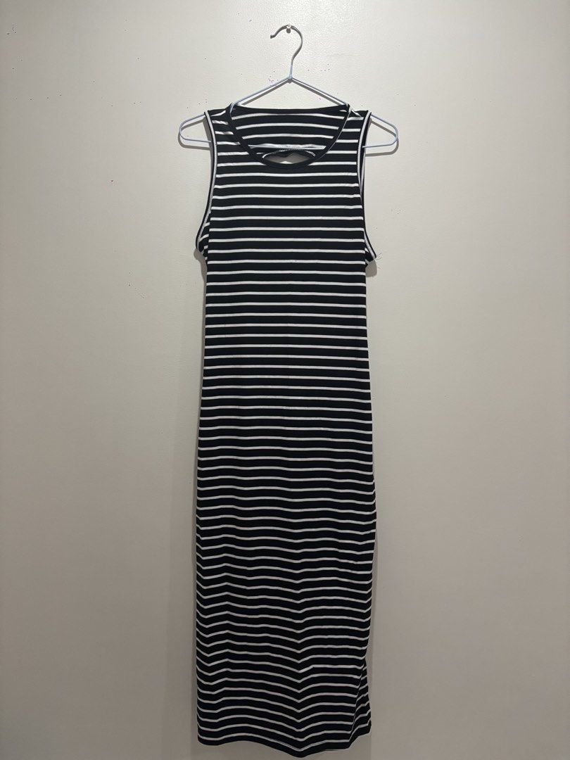 Stripes Long Dress bare back (Category: Dresses) located in Manila. Submitted by _pilosofia (Listing ID 1470935275, Image 1). Description: .