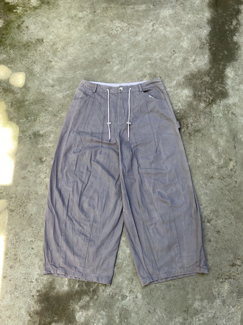 Studio Carpenter balloon Jeans (Category: Jeans) located in Roxas City. Submitted by patch_archive (Listing ID 1471063041, Image 2). Description: Studio Carpenter balloon Jeans 📏 ACTUAL DIMENSION USING INCHES 👖 WAIST : 35 👖 LENGTH : 39 👖 THIGH : 16 👖 HEM : 12 👖 FLAWS : NONE 🏷️ PRICE : 1K PHP + SF * MESSAGE ME IF YOU HAVE ANY OTHER QUESTION ABOUT SIZING . 🚚 Local shipping fee ( 70-85 Php) ✈️ International Shipping fee cost “DM” 💳 Mode of 