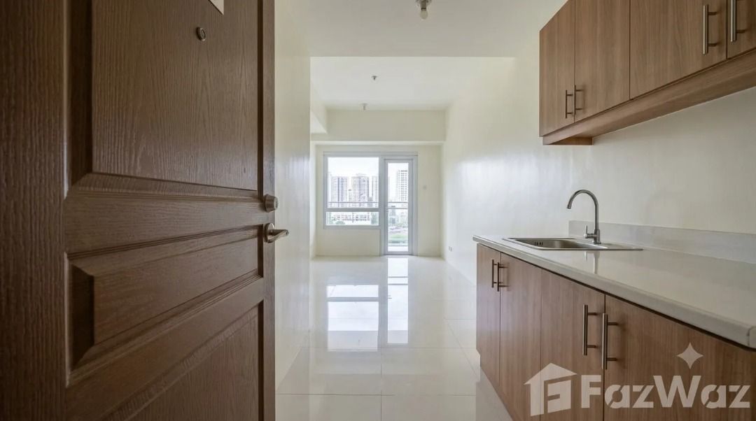 Studio Condo for sale at Grand View Tower (Category: Apartments & Condos) located in Makati City. Submitted by propertyproph (Listing ID 1471004295, Image 2). Description: 🏙️ FOR SALE | GRAND VIEW TOWER – Studio Condo 📍 Pasay City, Metro Manila ✨ Own a studio unit at Grand View Tower, completed in March 2026. A great option for personal use or property investment. 📐 Floor Area: 24.20 sqm 🛏️ Type: Studio 🛁 Bathroom: 1 💰 Selling Price: ₱5,847