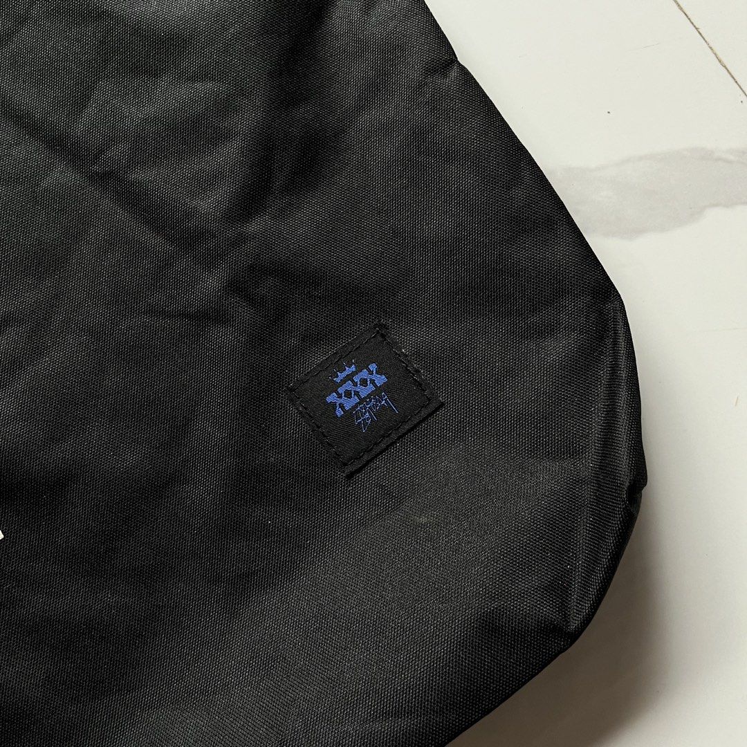 Stussy (Category: Sling Bags) located in Lucena. Submitted by RAGGGGSSSS (Listing ID 1471056457, Image 3). Description: Stussy 2 way Tote/Messenger Bag Excellent Condition Authentic No issue.