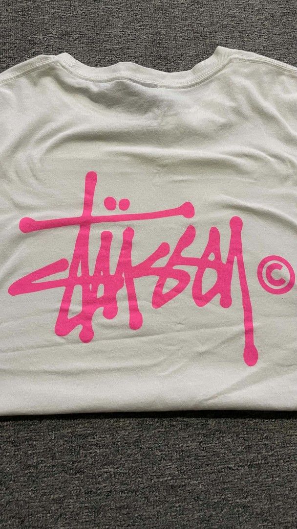 Stussy Basic Logo Tee (Category: Tshirts & Polo Shirts ) located in Manila. Submitted by jusss121 (Listing ID 1471038151, Image 3). Description: M on tag 21 Width 28 Length Excellent Condition No issue PM/DM 💌.