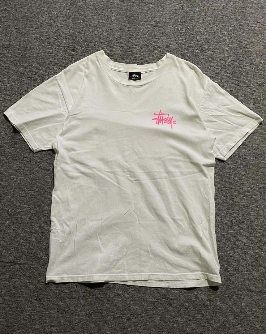 Stussy Basic Logo Tee (Category: Tshirts & Polo Shirts ) located in Manila. Submitted by jusss121 (Listing ID 1471038151, Image 1). Description: M on tag 21 Width 28 Length Excellent Condition No issue PM/DM 💌.