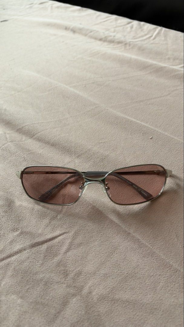Sunnies Studios Aspen Silver Lychee Sunglasses (Category: Sunglasses & Eyewear) located in Mandaluyong City. Submitted by andreyamari_ (Listing ID 1470944448, Image 2). Description: - Brand: Sunnies Studios - Model: Aspen - Frame: Silver rectangular metal frame (Y2K aesthetic) - Lenses: Lychee pink tinted, clean condition - Condition: Barely worn, like new .