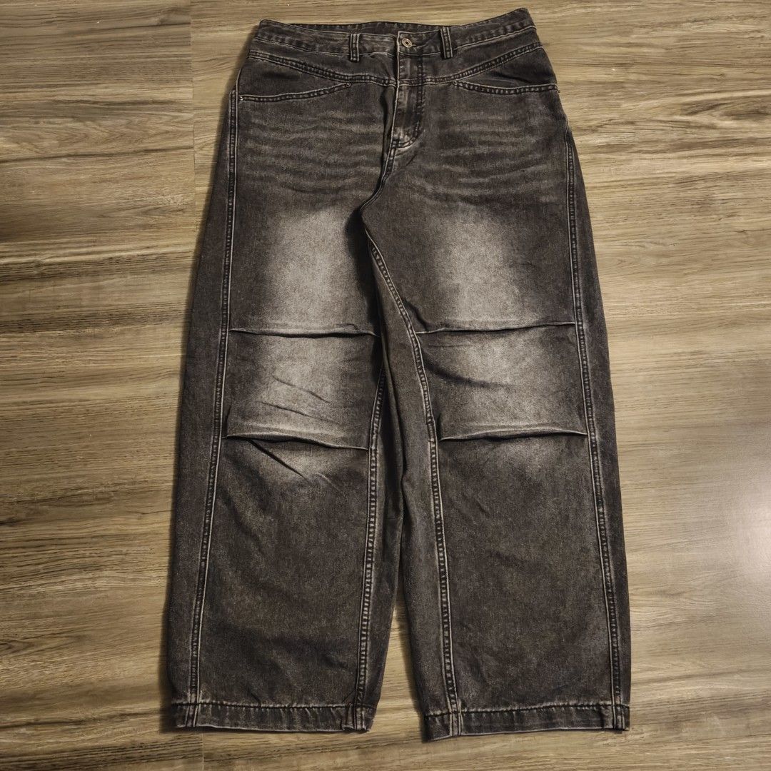 SUPER BAGGY JEANS (Category: Jeans) located in Manila. Submitted by syckgrails (Listing ID 1470947404, Image 1). Description: SUPER BAGGY PANTS STONED WASH.