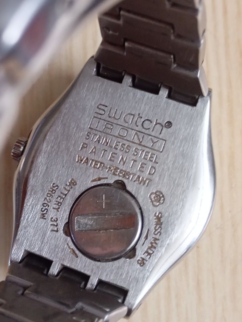 Swatch (Category: Women's Watches) located in Las Pinas. Submitted by quick_deals_great_finds2 (Listing ID 1470933911, Image 3). Description: Original good working condition Quartz with battery 32mm medium unisex Fits wrist size 6.5 inches.