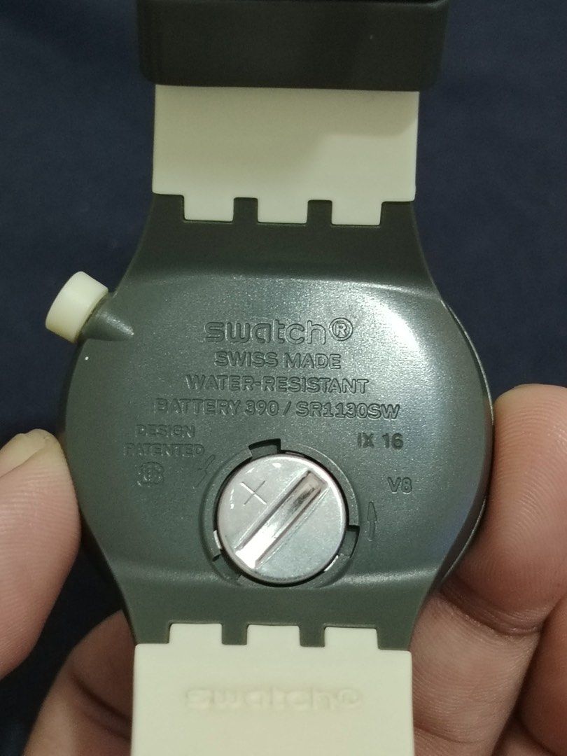 Swatch Big Bold BBBlanco (Category: Luxury Watches) located in Quezon City. Submitted by authenticgoodsbyrob (Listing ID 1471022209, Image 2). Description: FOR SALE: Swatch Big Bold BBBlanco 🟢 47mm Olive Green Case ⌚ Watch only (no box) ✅ 100% Authentic 💰 Retail Price: ₱8,500 🏷️ Asking Price: ₱6,500 📍 Meet-up only: Cubao Message me if you’re interested or have any questions..
