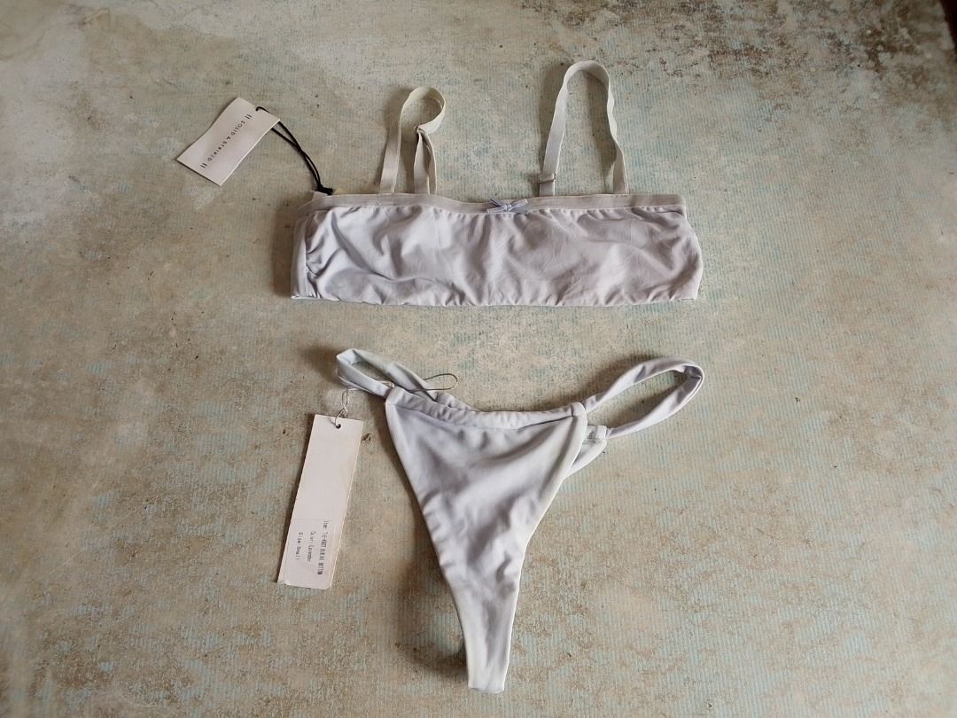 Swim Pair US BNEWTAG (Category: Bikinis & Swimsuits) located in Los Banos. Submitted by mania-62906 (Listing ID 1470981717, Image 1). Description: BNEWTAG. Color nearly identical US small ( note need to resew mali Ang tahi sa shoulder straps nagtwirl).