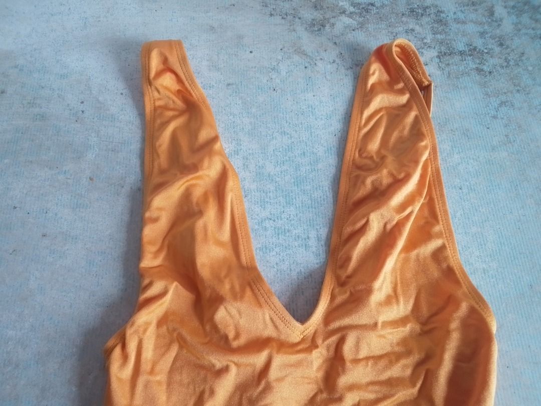 Swimsuit US (Category: Bikinis & Swimsuits) located in Los Banos. Submitted by mania-62906 (Listing ID 1470979216, Image 2). Description: Like new or new. US small. Mustard Yellow.