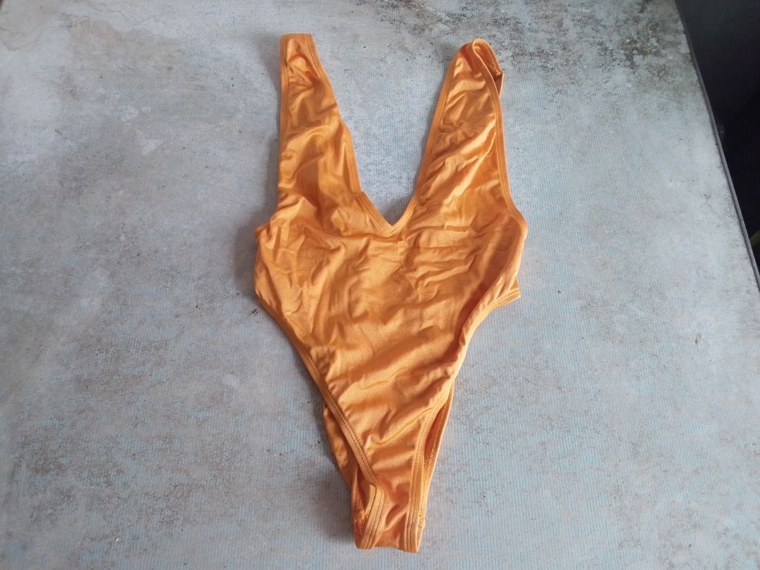 Swimsuit US (Category: Bikinis & Swimsuits) located in Los Banos. Submitted by mania-62906 (Listing ID 1470979216, Image 1). Description: Like new or new. US small. Mustard Yellow.