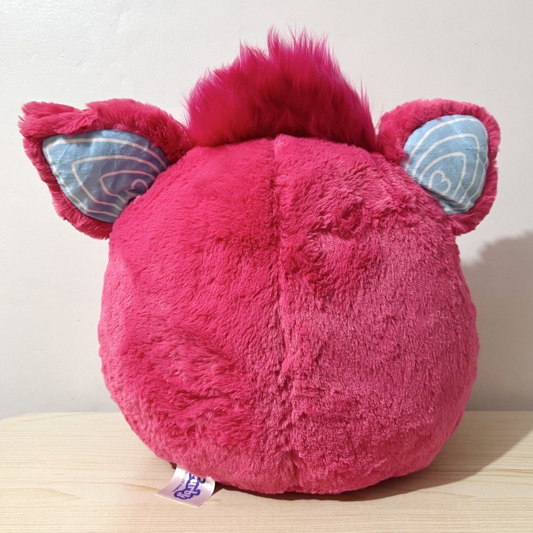 Taito Furby Big Plush height: 25-28cm - Php 500 (Category: Character Goods) located in Davao. Submitted by pandorastoybox (Listing ID 1470961673, Image 3). Description: Taito Furby Big Plush height: 25-28cm - Php 500.