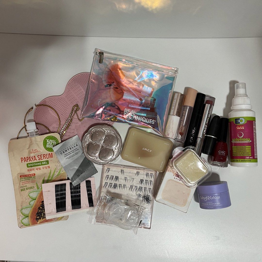 Take all (Category: Makeup) located in Malabon City. Submitted by aven25 (Listing ID 1468325076, Image 2). Description: 📌GOOD AS NEW (Thrice lng nagamit as u can see sa picture halos walang bawas, sanitize ng maigi) Hind rin pa expired, matagal pa expiration. RFS: Hindi ko naman nagagamit. 📌MAC LIPSTICK 📌CANMAKE MARSHMALLOW FINISH POWDER (Shade: Matte Light) 📌SHISEIDO TONE UP POWDER WITH SPF 50++++ 📌and many more. No issues Barely used ₱1200