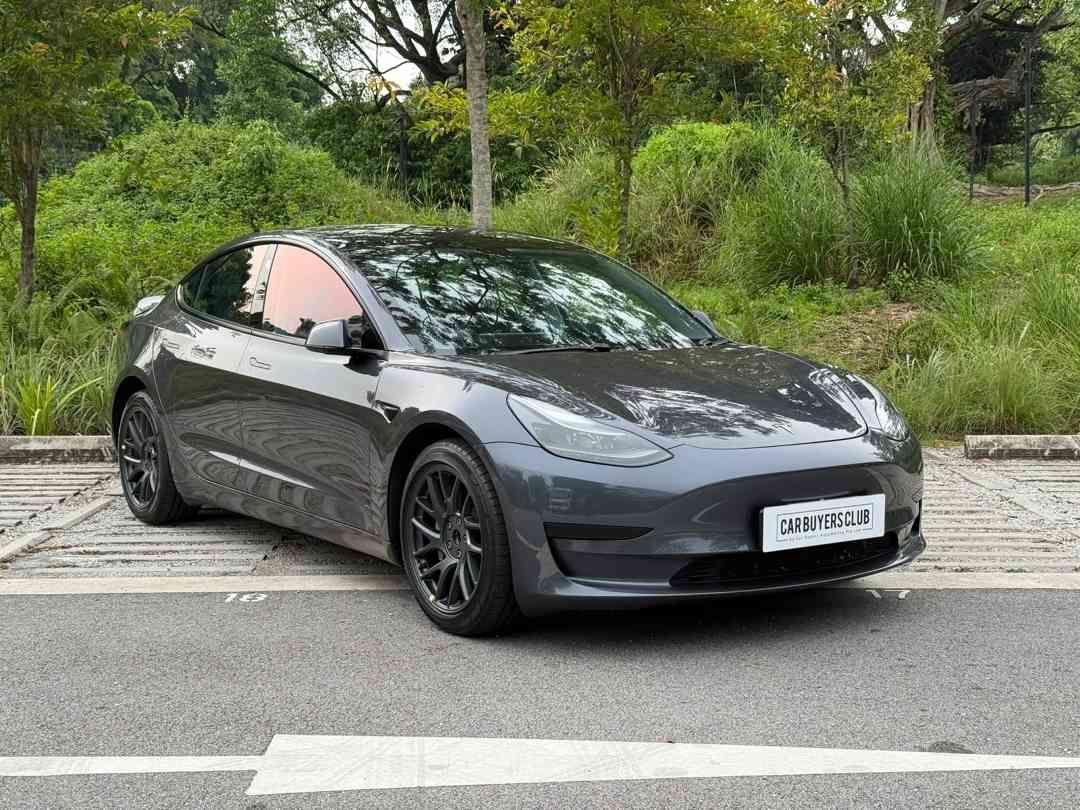 Tesla Model 3 Electric Standard Range (A) (Category: Used Cars) located in Singapore. Submitted by carbuyersclub (Listing ID 1469831814, Image 1). Description: CarBuyers Club SG #1 Tesla reseller, 570+ Google reviews, SGCM Premium Dealer 2026! Massive cash rebate of $17k to grab at the end of COE! Vehicle is equipped with 8 years battery warranty from Tesla till Dec 2029 for absolute piece of mind. Why pay more for petrol when you get so much mor