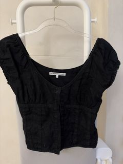 (Category: ) located in . Submitted by clearingcloset_ (Listing ID 1471071410, Image 1). Description: .