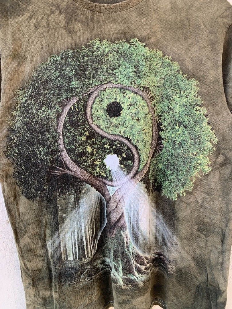 The Mountain - Yin Yang Tree (Category: Tshirts & Polo Shirts ) located in Maasin. Submitted by bonitofer (Listing ID 1471020367, Image 2). Description: The Mountain - Yin Yang Tree size Medium Width 20.5 Length 28 Excellent condition 750 + sf.