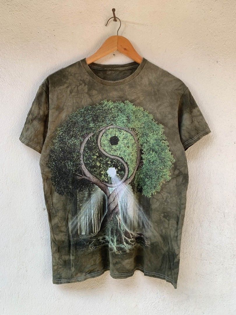 The Mountain - Yin Yang Tree (Category: Tshirts & Polo Shirts ) located in Maasin. Submitted by bonitofer (Listing ID 1471020367, Image 1). Description: The Mountain - Yin Yang Tree size Medium Width 20.5 Length 28 Excellent condition 750 + sf.