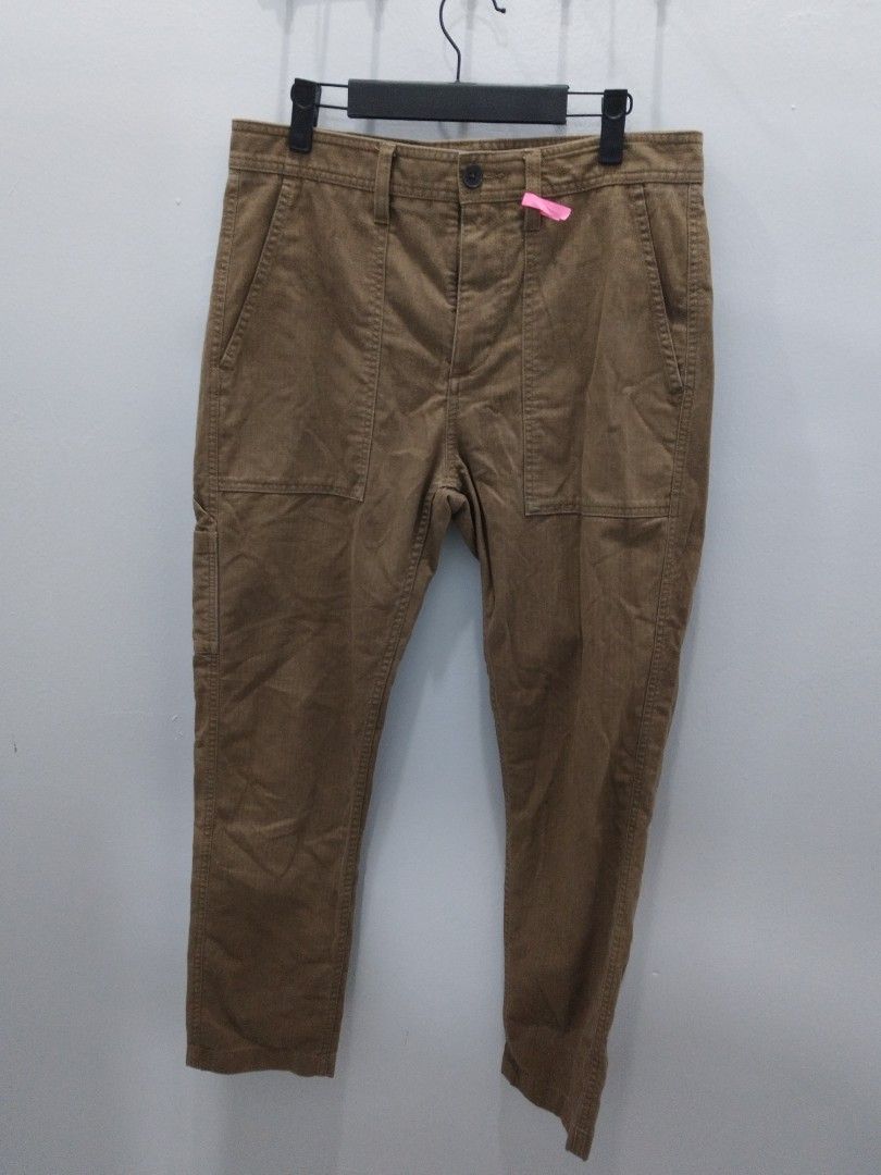 TIMBERLAND BAKER PANTS (Category: Trousers) located in Bulacan. Submitted by side.hustle11 (Listing ID 1470975636, Image 1). Description: TIMBERLAND BAKER PANTS - BROWN WAISTLINE 31-32 LENGTH 40 Hemp 7 Excellent condition Loc bulacan.