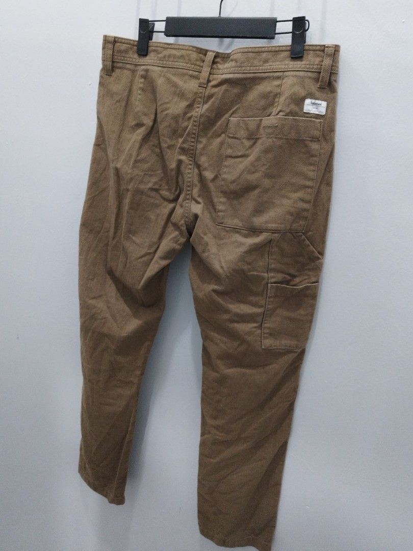 TIMBERLAND BAKER PANTS (Category: Trousers) located in Bulacan. Submitted by side.hustle11 (Listing ID 1470975636, Image 2). Description: TIMBERLAND BAKER PANTS - BROWN WAISTLINE 31-32 LENGTH 40 Hemp 7 Excellent condition Loc bulacan.