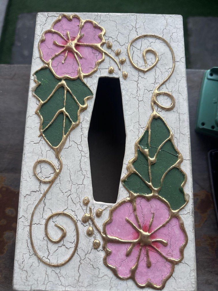 Tissue Holder Box (Category: Other Home Decor) located in Manila. Submitted by xenasales (Listing ID 1471018997, Image 1). Description: .