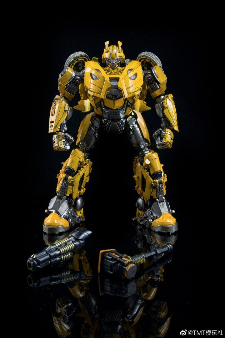 TMT-01 Cyber Bee Transformers Bumblebee Action Figure (Category: Figurines & Statues) located in Manila. Submitted by mauchan00000303 (Listing ID 1471001746, Image 2). Description: - Authentic TMT-01 Cyber Bee collectible figure from Transformers - Smooth transformation between robot mode and futuristic car mode - Includes interchangeable weapons: blaster and hammer - Detailed paint job featuring realistic weathered battle damage - Complete with 