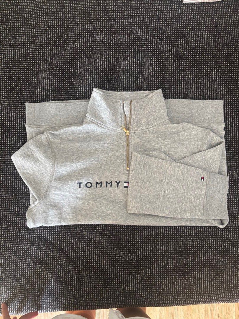 Tommy Hilfiger Quarter Zip Sweatshirt Size S (Category: Longsleeves) located in Mandaluyong City. Submitted by kthln (Listing ID 1470966288, Image 3). Description: - Brand: Tommy Hilfiger - Style: Half-zip pullover sweatshirt Used only once .