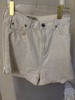 (Category: ) located in . Submitted by clearingcloset_ (Listing ID 1471072166, Image 1). Description: .