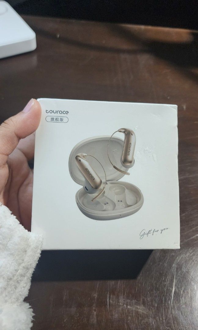 Tourace Open-Ear Sports (Category: Earphones) located in Baguio. Submitted by coffeesilvershadow_28 (Listing ID 1471111907, Image 1). Description: Tourace Open-Ear Sports Earbuds From HK box Bnew and sealed pa. Di ko na po binuksan.
