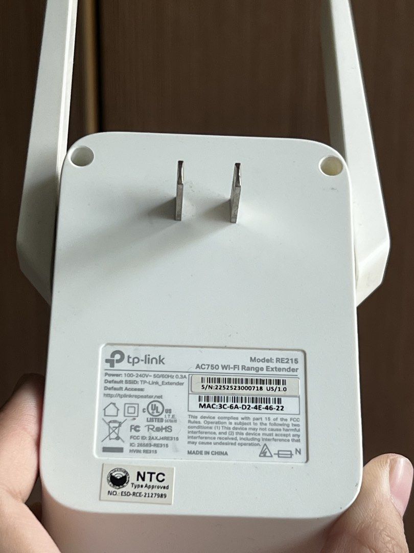 TP-Link RE215 AC750 Wi-Fi Range Extender (Category: Other Accessories) located in Manila. Submitted by honey.001 (Listing ID 1470954284, Image 3). Description: * Brand: TP-Link * Model: RE215 * Type: Wi-Fi Range Extender * Wi-Fi Standard: AC750 * Dual Band: 2.4GHz and 5GHz * Antennas: 2 external antennas * Power Input: 100–240V, 50/60Hz * Color: White * Condition: Pre-owned TP-Link RE215 AC750 Wi-Fi Range Extender. Dual band support for 2.4GHz an