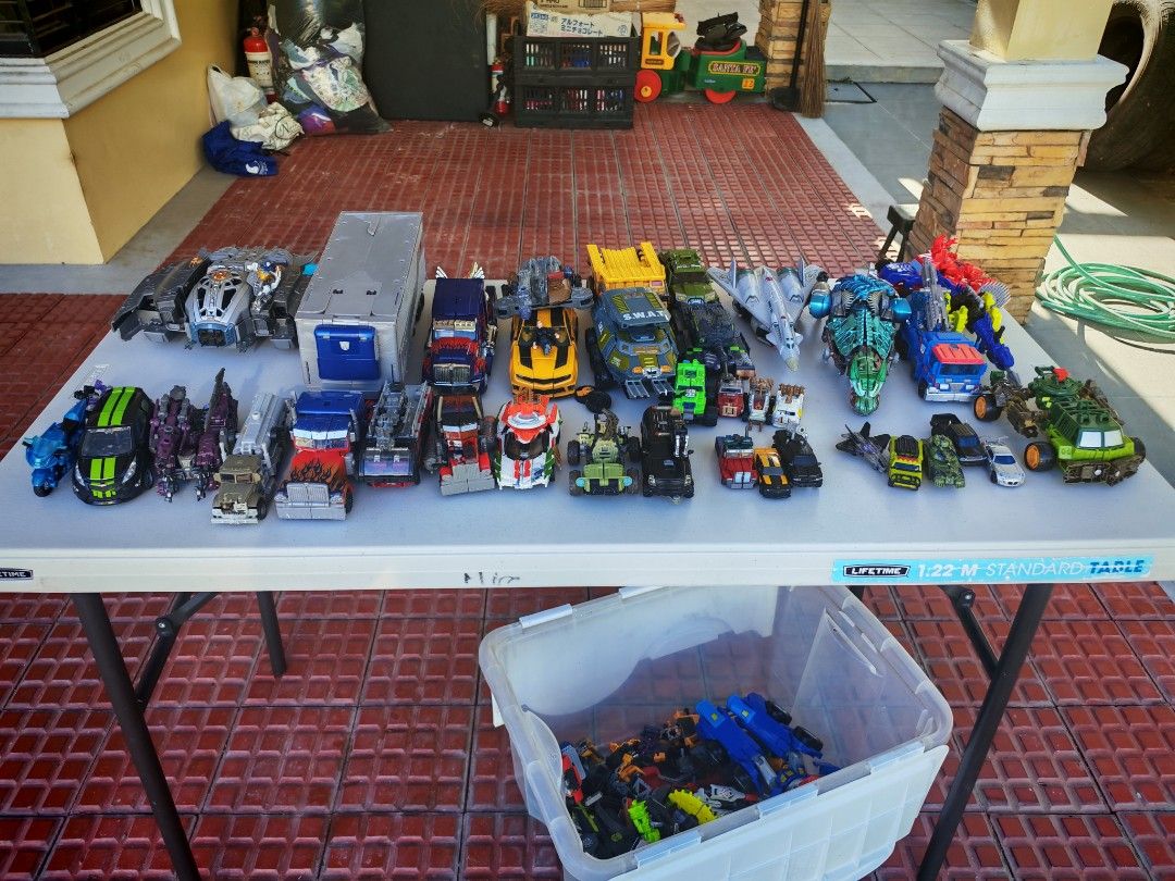 TRANSFORMERS LOT TAKE ALL (PWEDE BREAK SET) (Category: Action & Battle Toys) located in Manila. Submitted by vintage_aniks (Listing ID 1471009713, Image 1). Description: TRANSFORMERS LOT TAKE ALL Lf: Collector ng Transformers or old figures PM nalang for your offer and/or issues ng mga figures Around 35+ figs on the table, plus junk/extra parts from 15+ figures inside the box Mix of Hasbro, Takara Tomy, Kre-O, and Construct-Bots. All figures are 