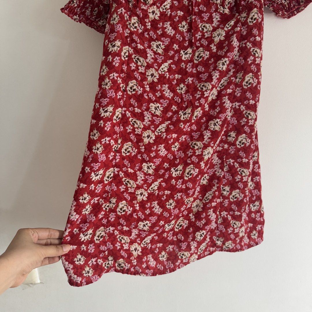 Trixxie Dress (Category: Dresses) located in Manila. Submitted by apparella.ph (Listing ID 1470951989, Image 3). Description: U.s bought pa to. Super pretty Bust:34-38( smocking sa likod) Waist:30 Length:33 ☑️Everything is my Own preloved / BNWT/BNWOT ☑️ not thrifted/Ukay ☑️ malukot sa picture kasi na stock sa cabinet (tinatamad mag plantsa ✌️ ) ☑️Personal items ( usually bought in US/UK/JPN ) every year po ako nag aabroad so expect i don’t sell 