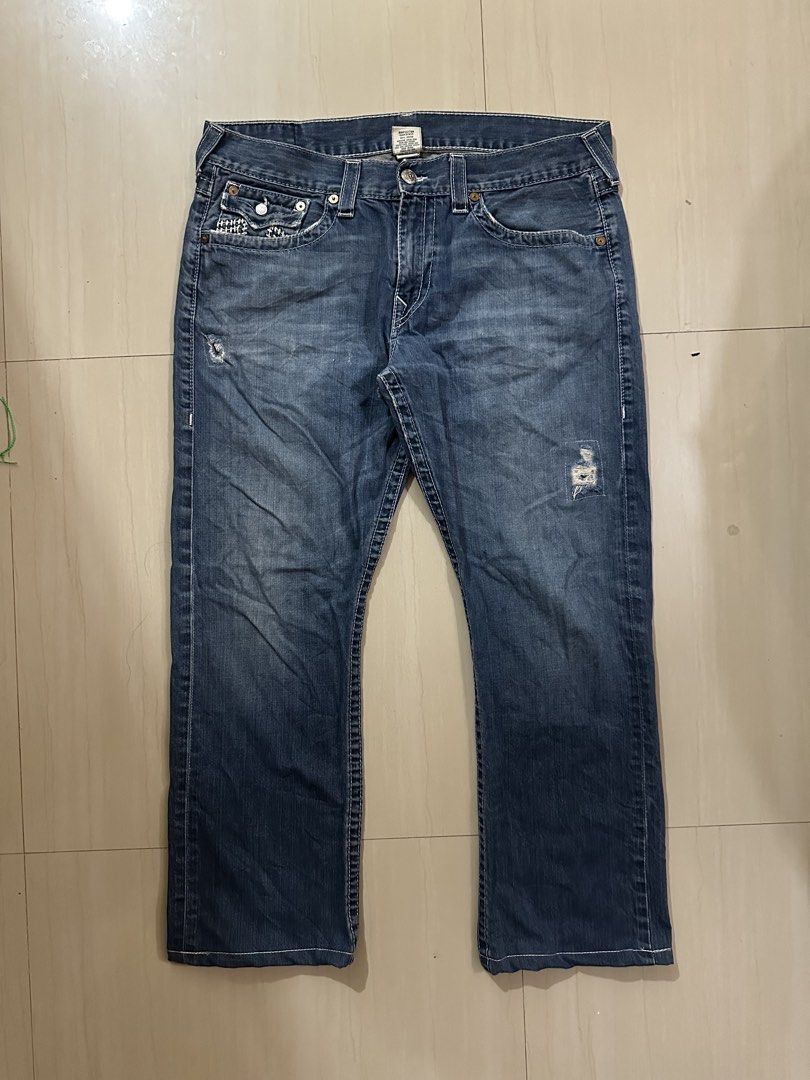 True Religion (Category: Jeans) located in Alitagtag. Submitted by bhthrift_30 (Listing ID 1471076124, Image 2). Description: True religion Issue repaired sa may bandang pwet 1k+sf Dm📩.
