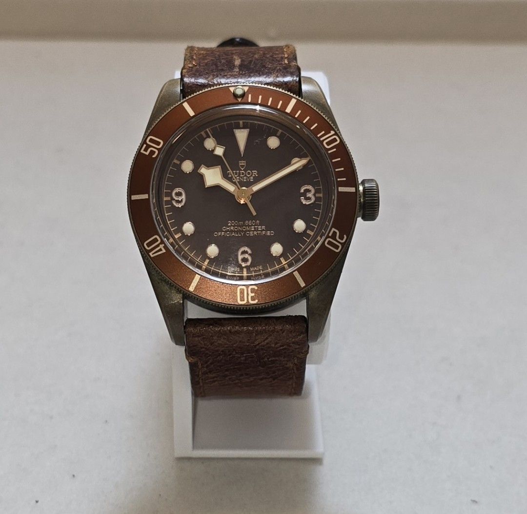 Tudor Black Bay Bronze Watch (Category: Luxury Watches) located in Manila. Submitted by rhyswatchphil (Listing ID 1470935056, Image 1). Description: Tudor Black Bay Bronze 43mm 79250BM Year 2018 Full Set Condition 9.8/10.