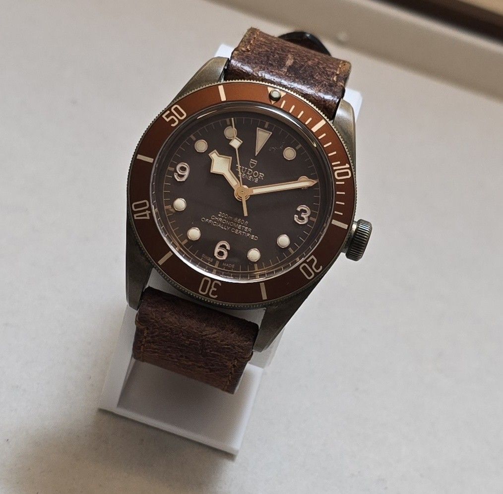 Tudor Black Bay Bronze Watch (Category: Luxury Watches) located in Manila. Submitted by rhyswatchphil (Listing ID 1470935056, Image 2). Description: Tudor Black Bay Bronze 43mm 79250BM Year 2018 Full Set Condition 9.8/10.