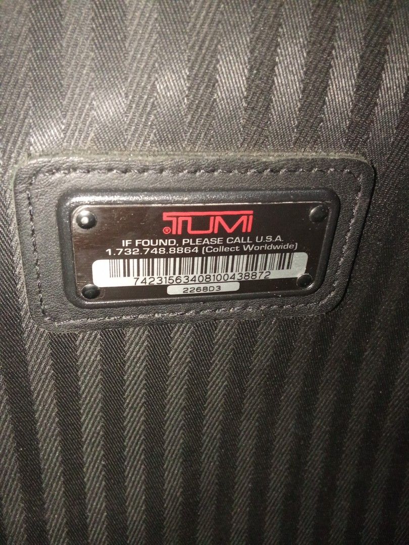 Tumi Trolley Bag Original (Category: Luxury Bags & Wallets) located in Manila. Submitted by christoph17 (Listing ID 1470939501, Image 2). Description: great condition original issue on last pic but usable nmn sya.