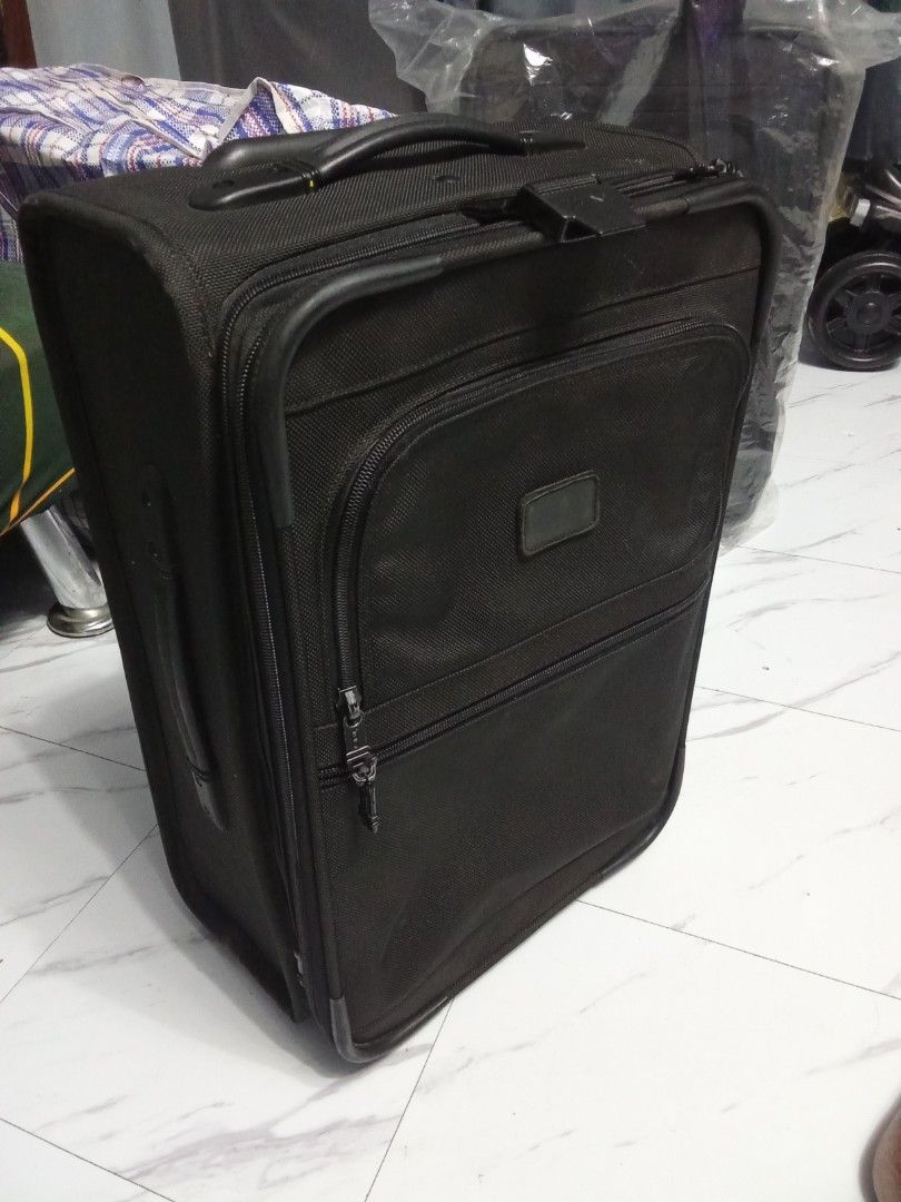 Tumi Trolley Bag Original (Category: Luxury Bags & Wallets) located in Manila. Submitted by christoph17 (Listing ID 1470939501, Image 1). Description: great condition original issue on last pic but usable nmn sya.