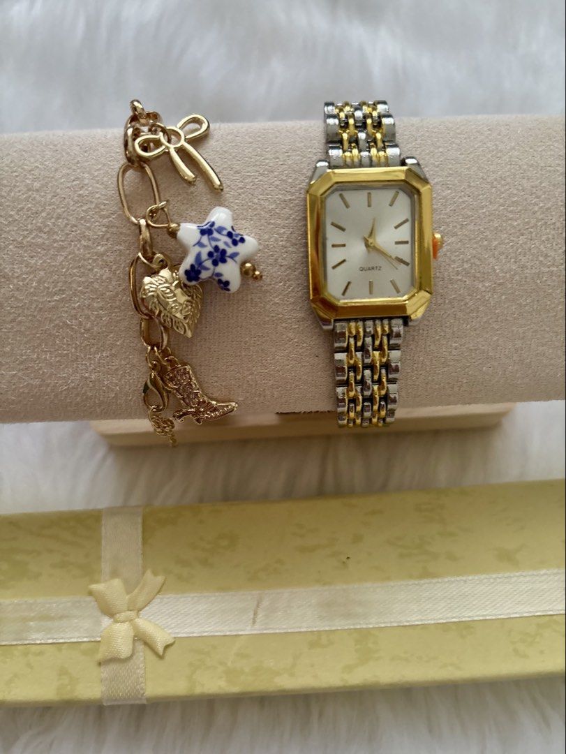 Two-tone Watch ✨ (Category: Women's Watches) located in Nabua. Submitted by prlvdthgss (Listing ID 1470990761, Image 3). Description: Classic timepieces for any look. ⌚✨ Note: Not guaranteed non-tarnish, but with proper care and regular wiping, they will definitely last long! Brandnew with box 🎁 Battery operated no cod | price +sf Gcash/maribank 📍camsur,bicol .