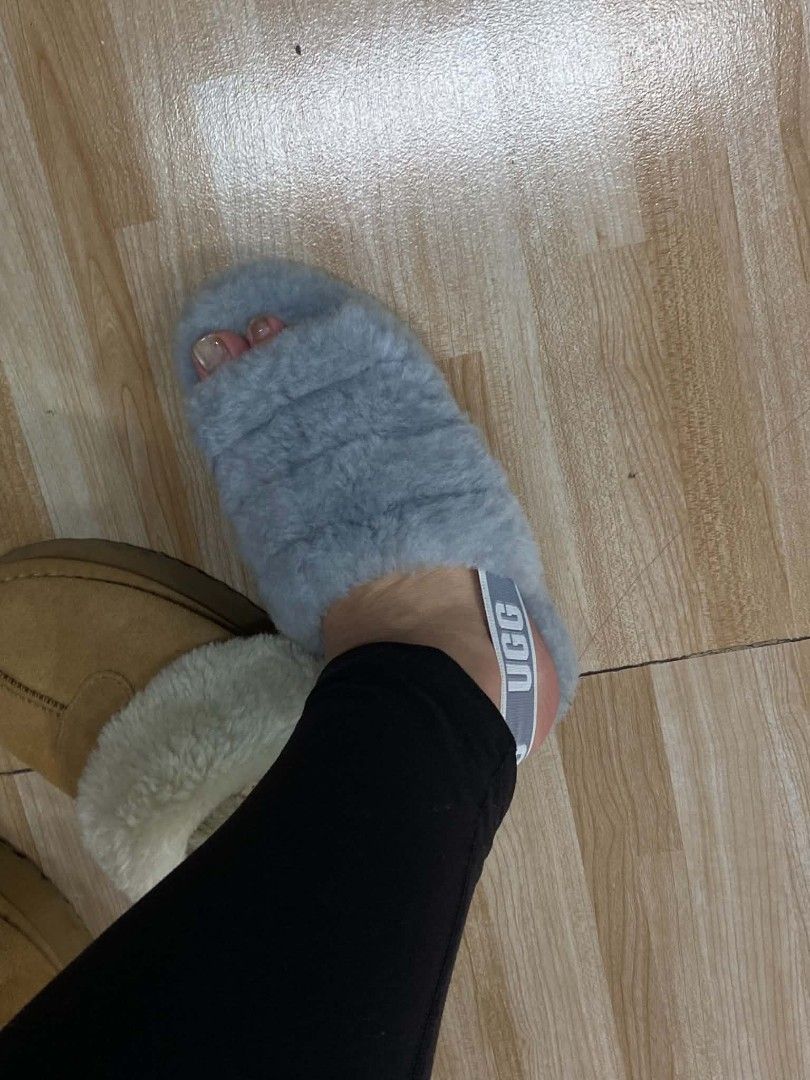 UGG Women’s Oh Yeah (Category: Slippers and slides) located in Tadian. Submitted by zeedrky27 (Listing ID 1471110145, Image 3). Description: No issue size 6 fits to 6/7.