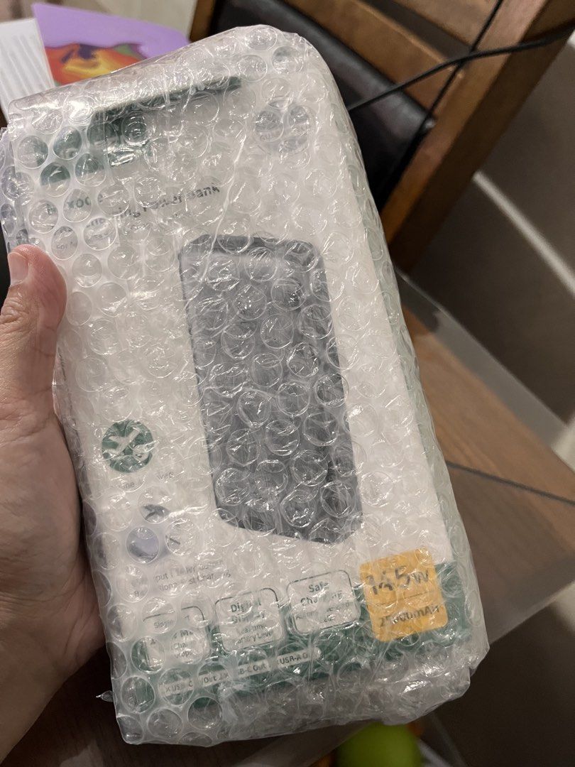 Ugreen laptop powerbank (Category: Batteries & Power Banks) located in Cavite. Submitted by paula3 (Listing ID 1470936399, Image 2). Description: .