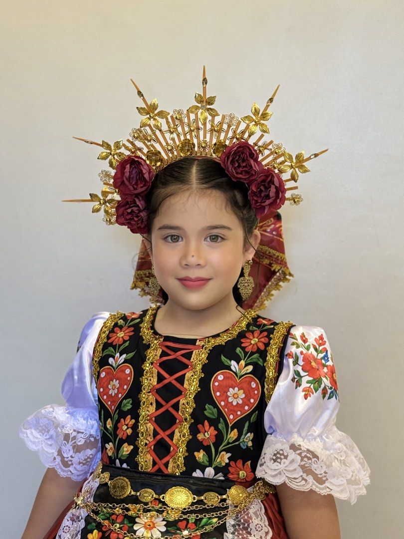 UN costume 7-10yo (Category: Evening dresses & gowns) located in Bacolod City. Submitted by drjessicaa26112 (Listing ID 1471023905, Image 2). Description: .