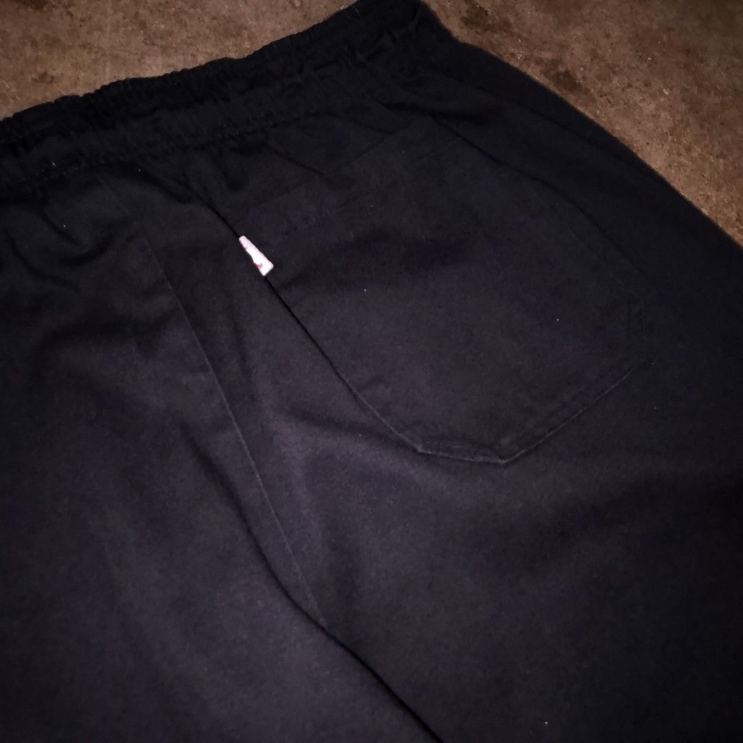 UNCOMMON THREAD BAGGY CHEF PANTS (Category: Trousers) located in Antipolo. Submitted by cylexuzxc (Listing ID 1471018306, Image 3). Description: ISSUE: HEEL DRAG/BITE DIMES: WAIST 17 L 46 DM FOR MORE DETAILS📩 CONDITION: 8.5/10 COLOR RATE: 9/10 LOC AND CAN DO MEET UP AROUND: ANTIPOLO CITY MOP: GCASH / BANK TRANSFER IMPORTANT NOTES‼️ 📌-THE COLOR IN THE PICTURE MAY CHANGE DUE TO LIGHTING 📌-ALL ITEMS ARE THRIFTED SO PLS MANAGE YOUR EXPECTATIONS.